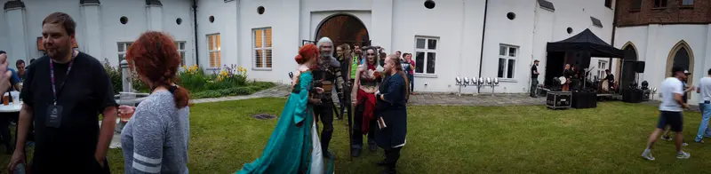 Na druhou party přišli zaklínačští cosplayeři
